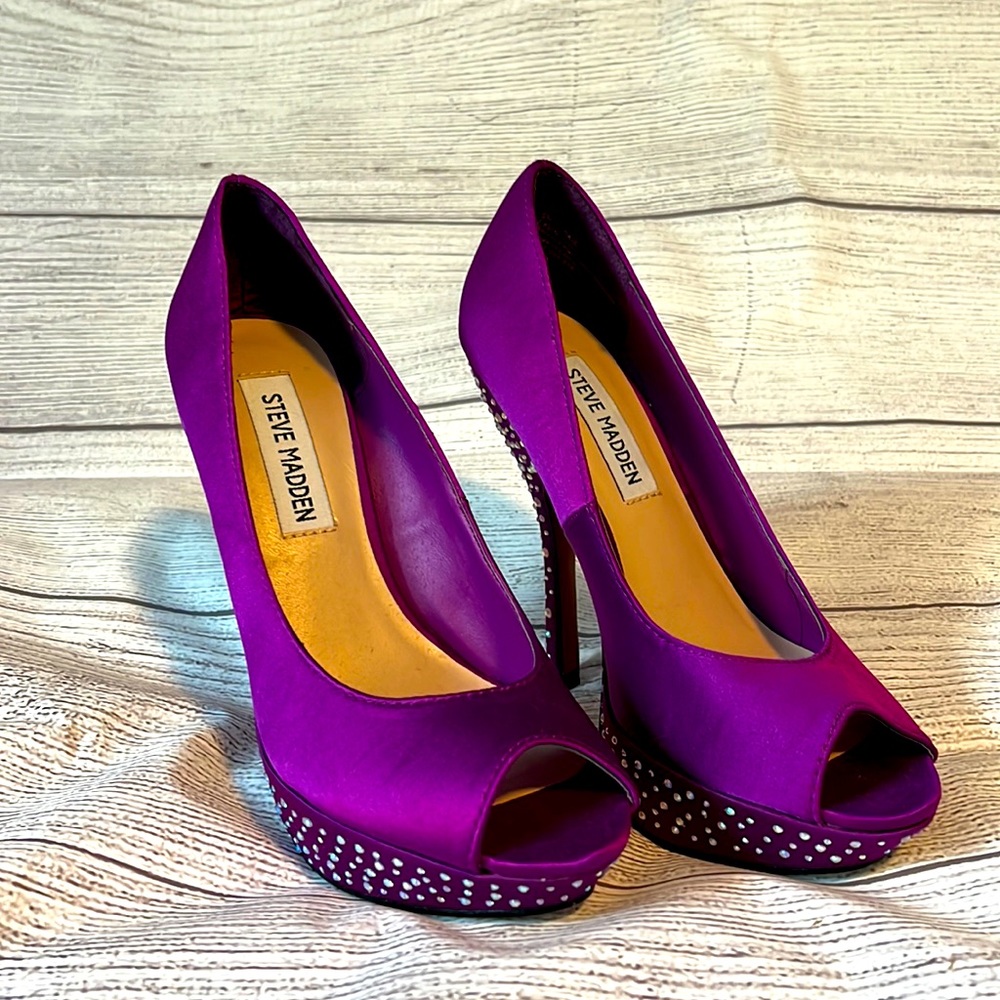 NWOB - Steve Madden Purple Rhinestone Studded Heels